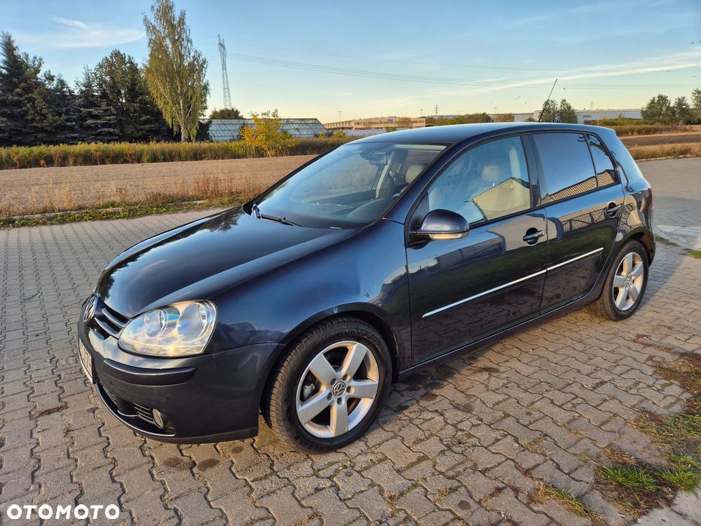 Volkswagen Golf 1.9 TDI DSG Individual - 19