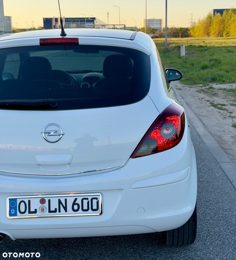 Opel Corsa 1.4 16V Color Edition - 32