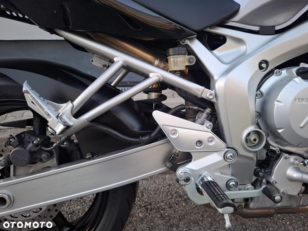 Yamaha FZ6 - 14