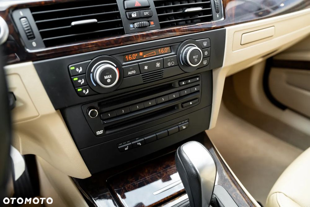BMW Seria 3 320i Edition Lifestyle - 32