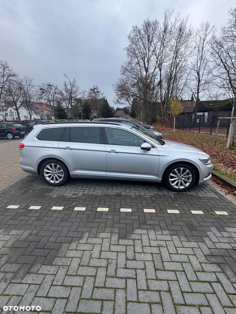 Volkswagen Passat Variant 2.0 TDI SCR DSG Highline - 19