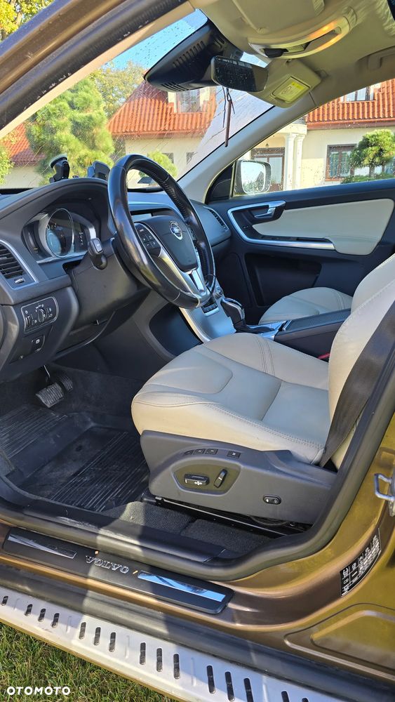 Volvo XC 60 - 4