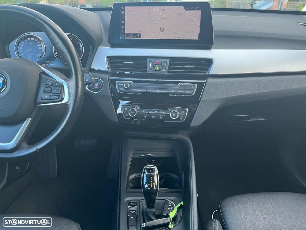 BMW X1 16 d sDrive Auto Line Sport - 37