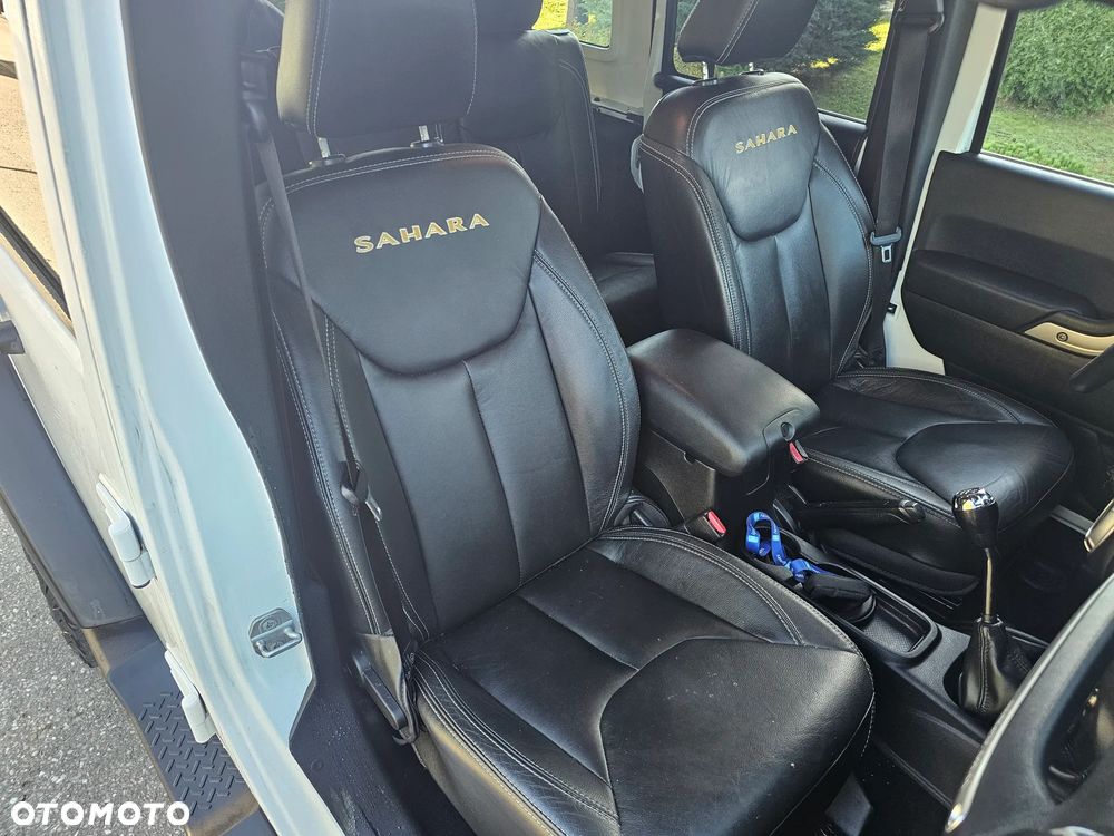Jeep Wrangler - 11