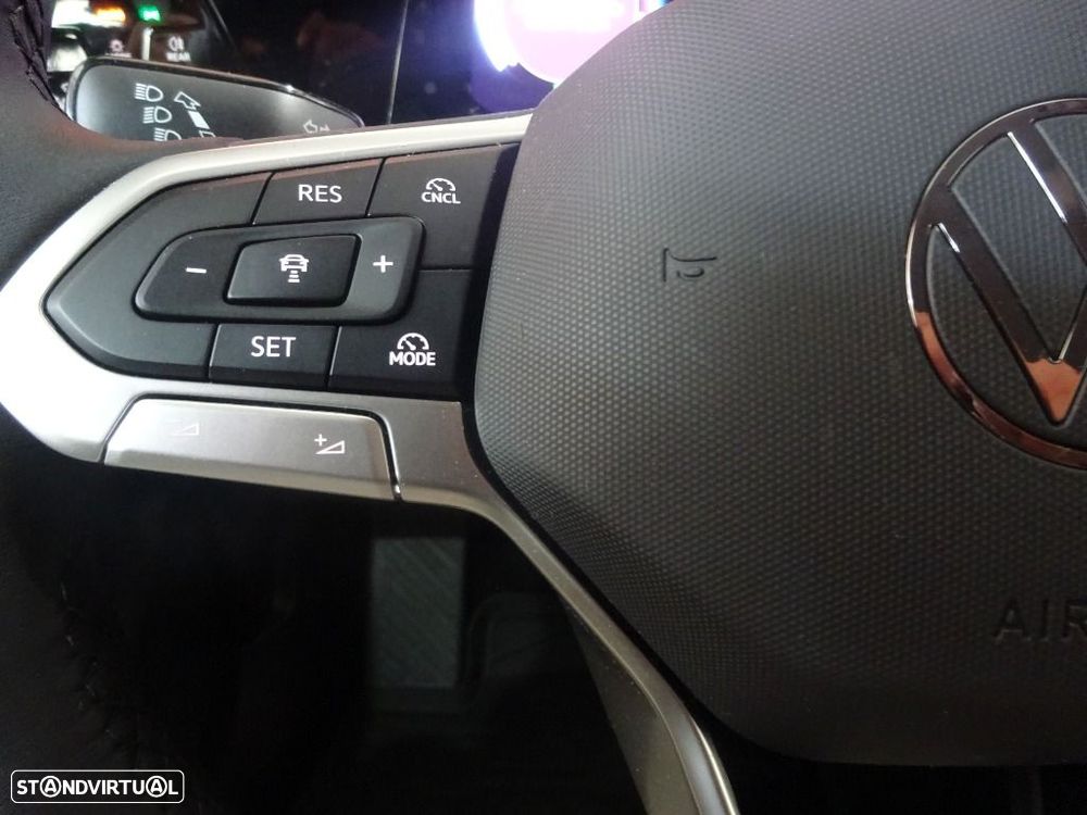 VW Golf 1.5 eTSI Urban DSG - 17