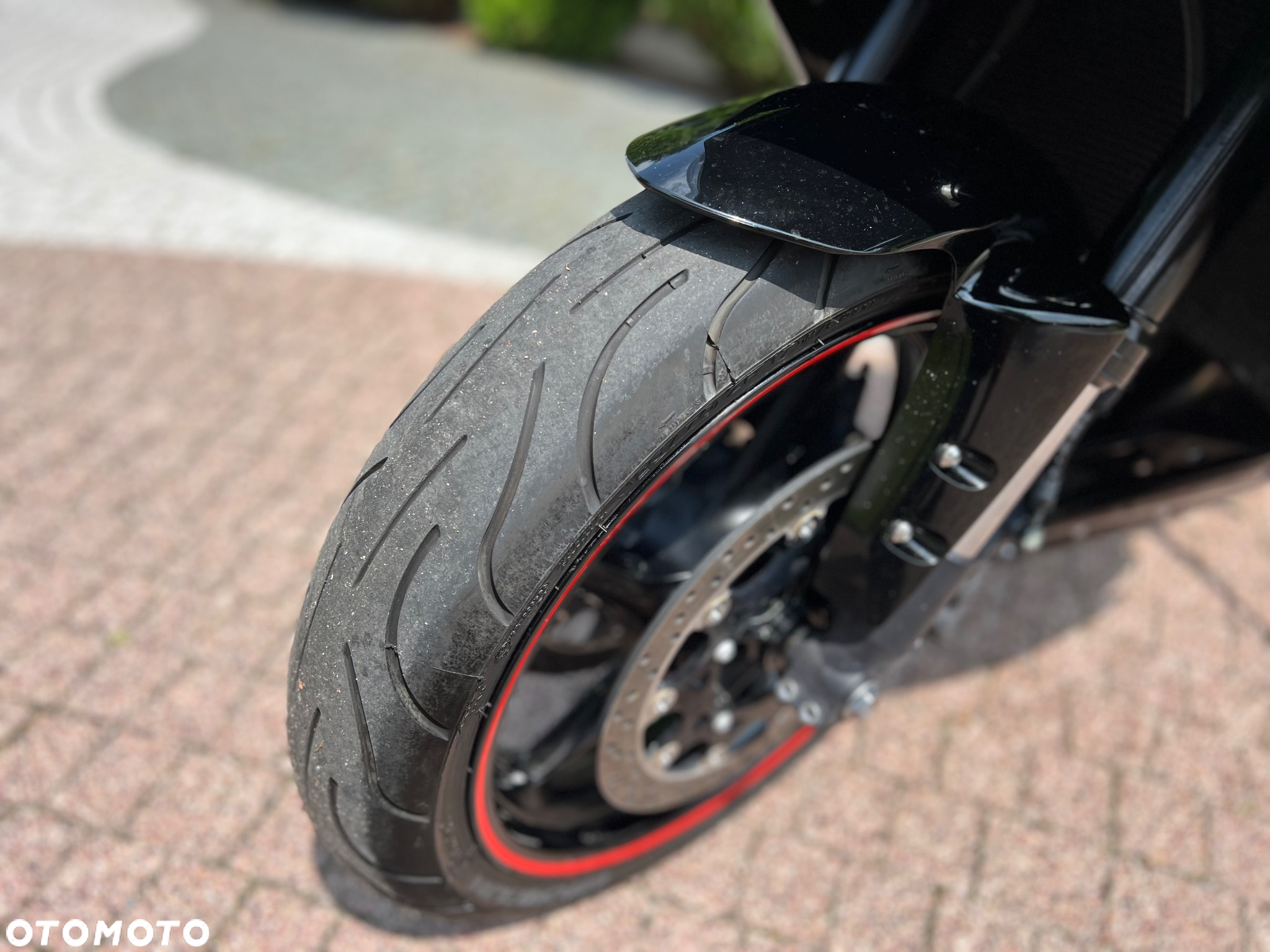Yamaha R1 - 28