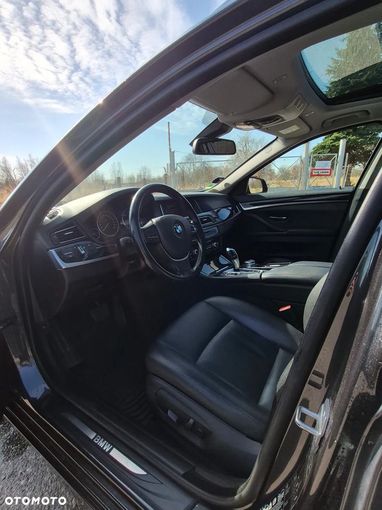 BMW Seria 5 525d xDrive Sport-Aut Modern Line - 9