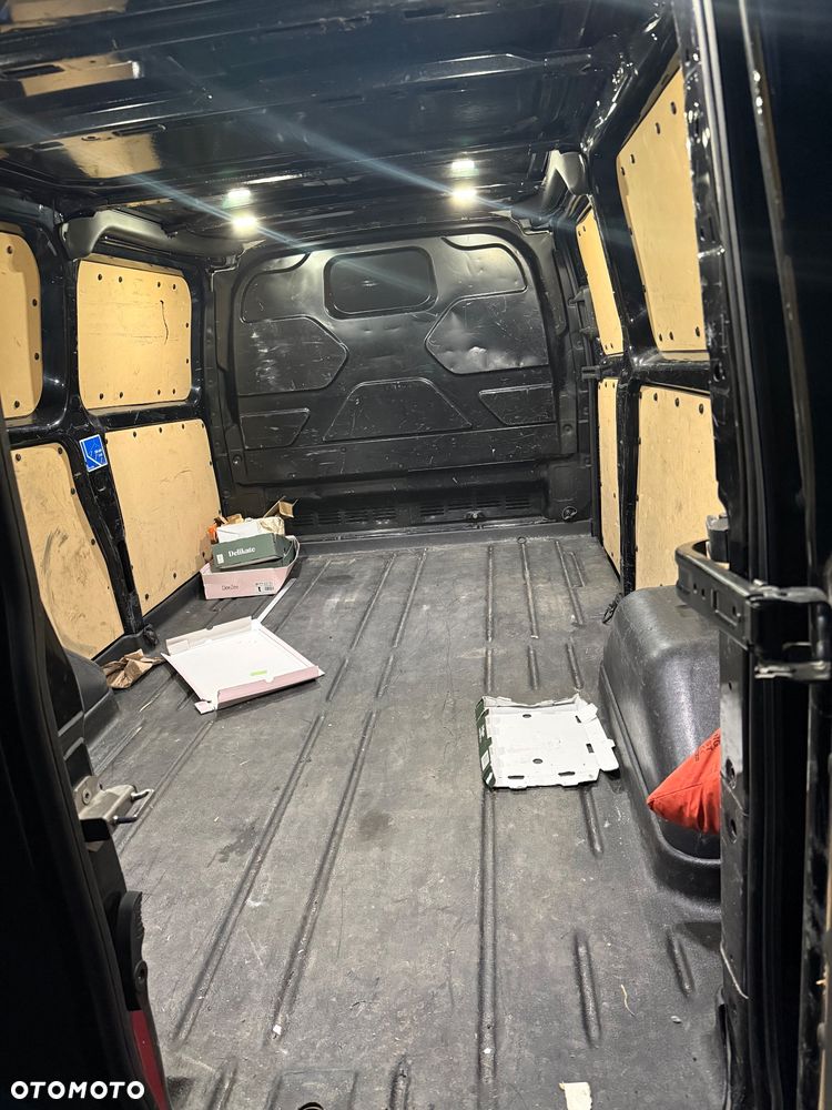 Ford Transit Custom - 13