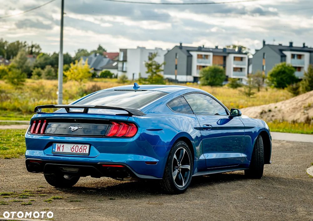 Ford Mustang - 35