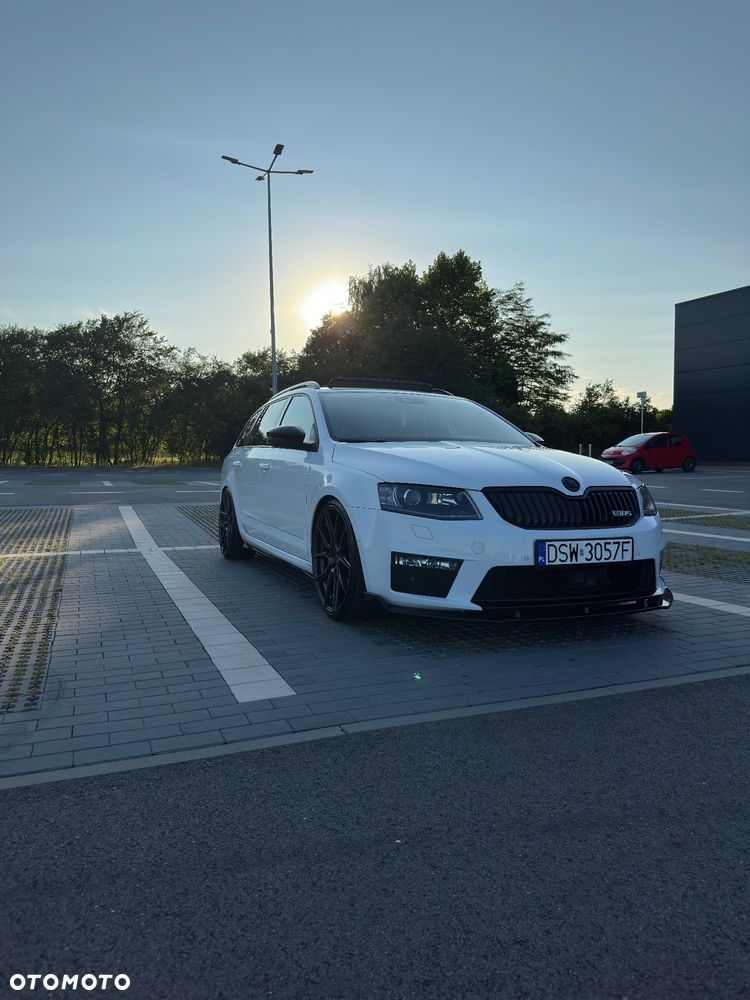 Skoda Octavia 2.0 TDI RS DSG - 3