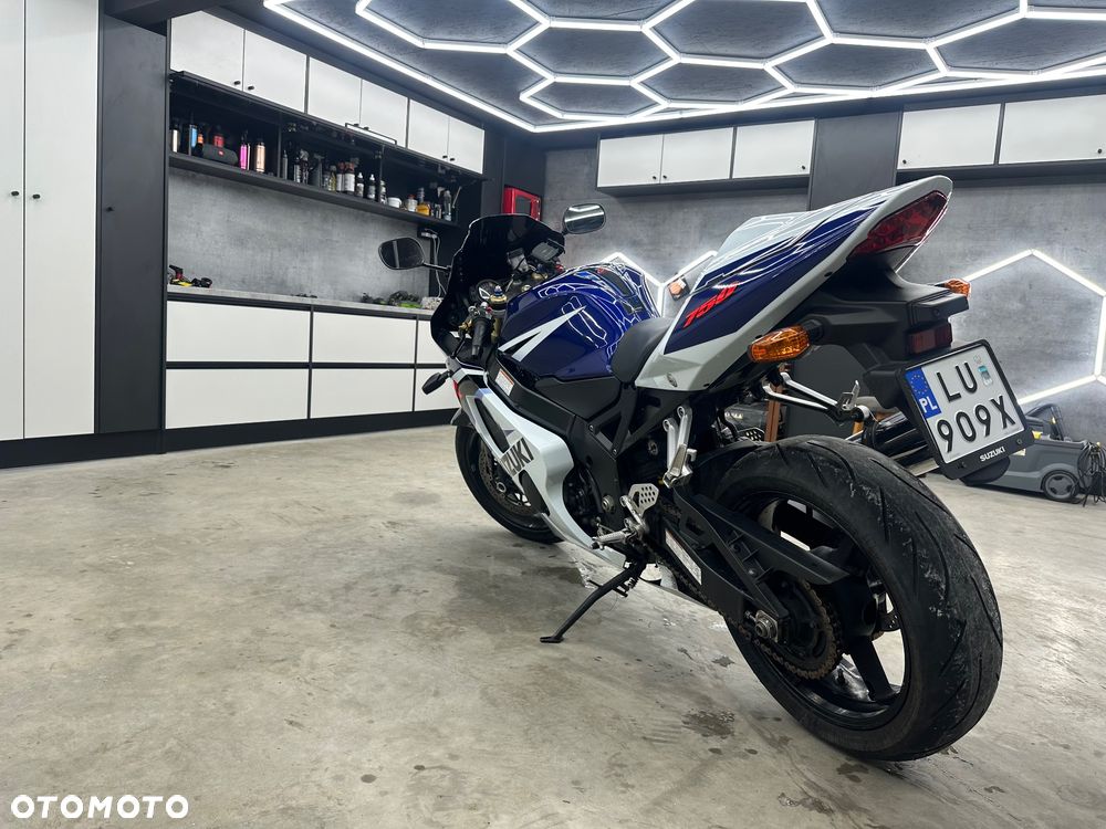 Suzuki GSX-R - 6
