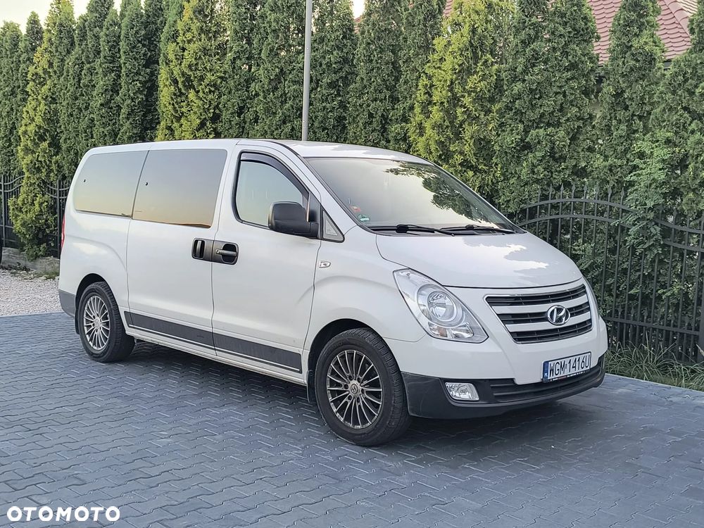 Hyundai H-1 Starex - 1