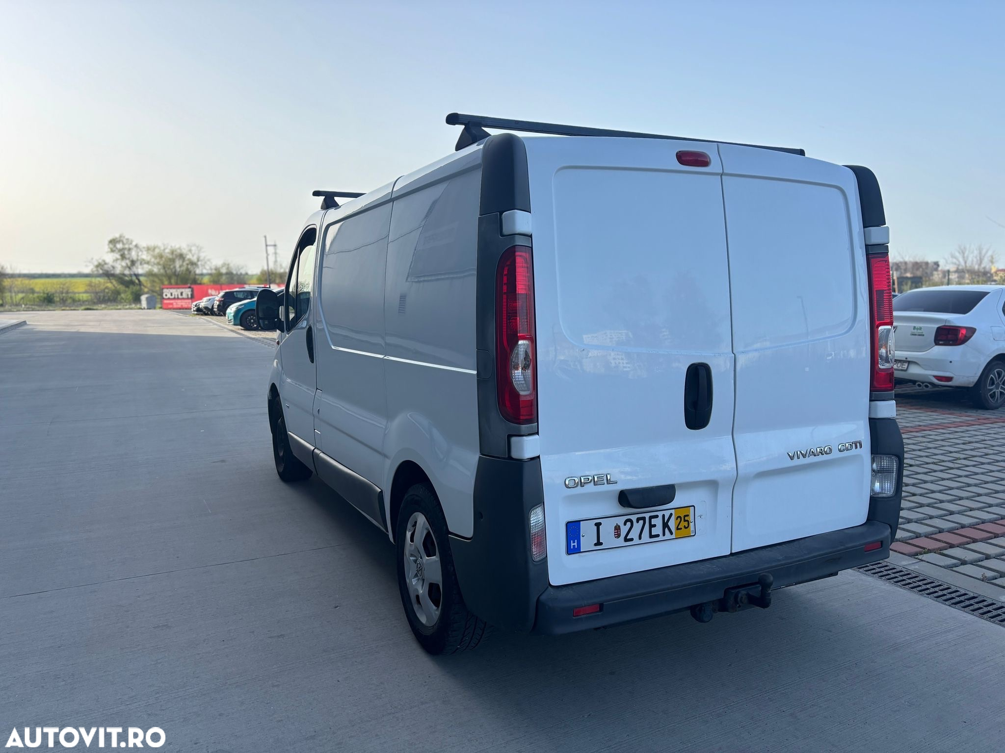 Opel Vivaro - 10