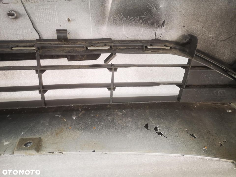 FORD FIESTA MK8 17- SREBRNY ZDERZAK PRZEDNI PRZÓD NR AUKCJI NZ580 - 26
