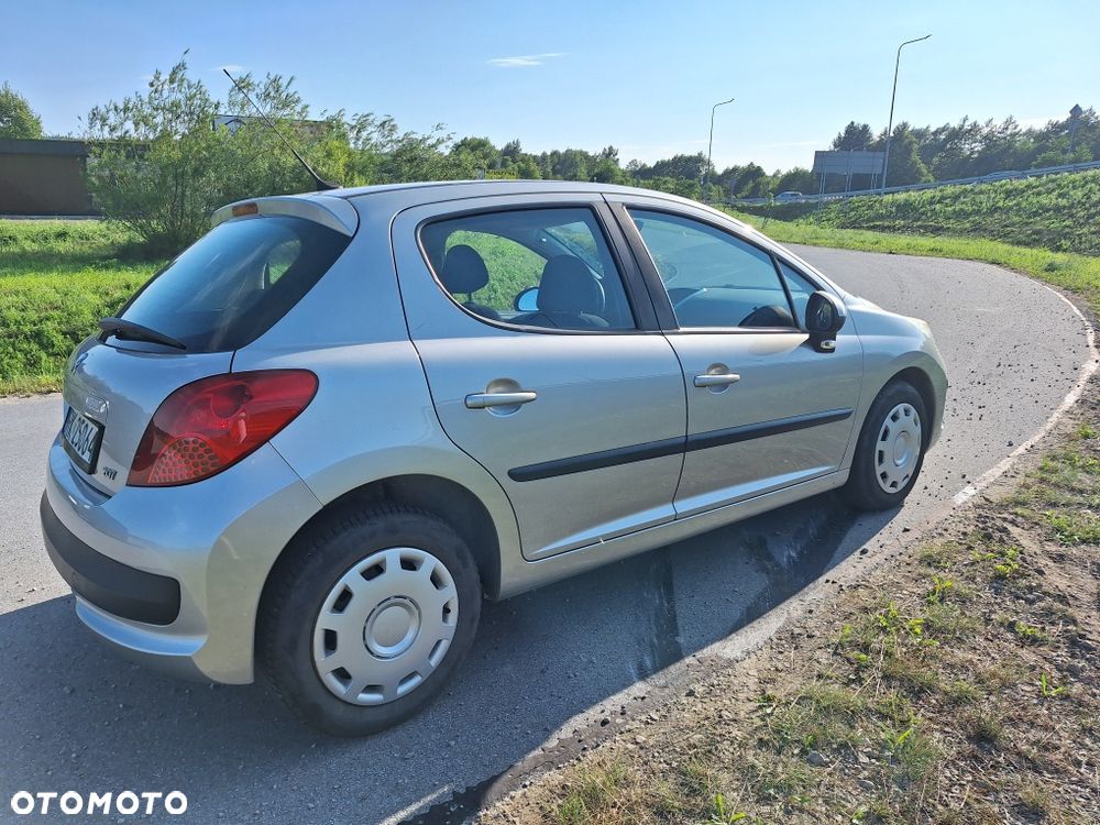 Peugeot 207 - 6