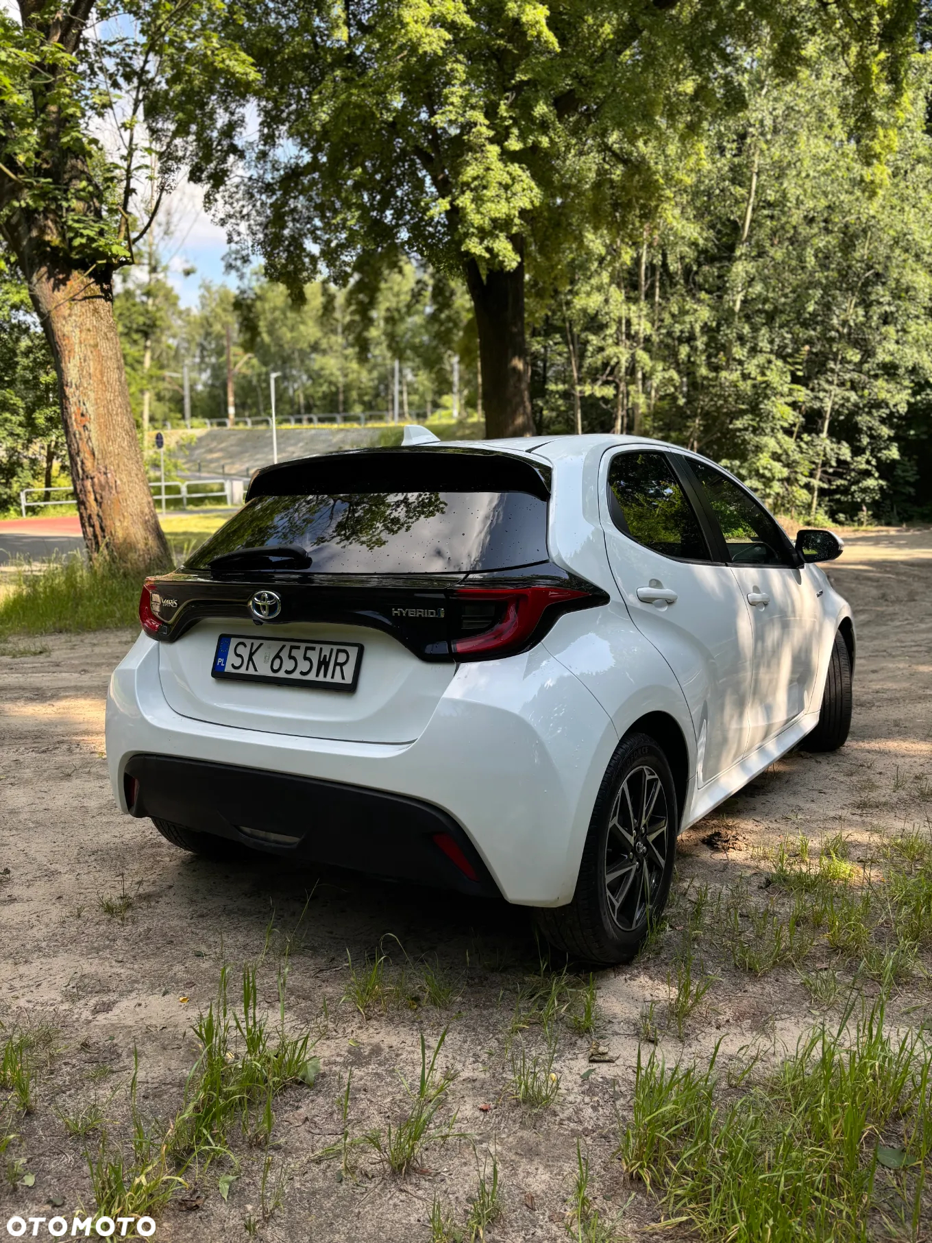 Toyota Yaris Hybrid 1.5 Executive - 4