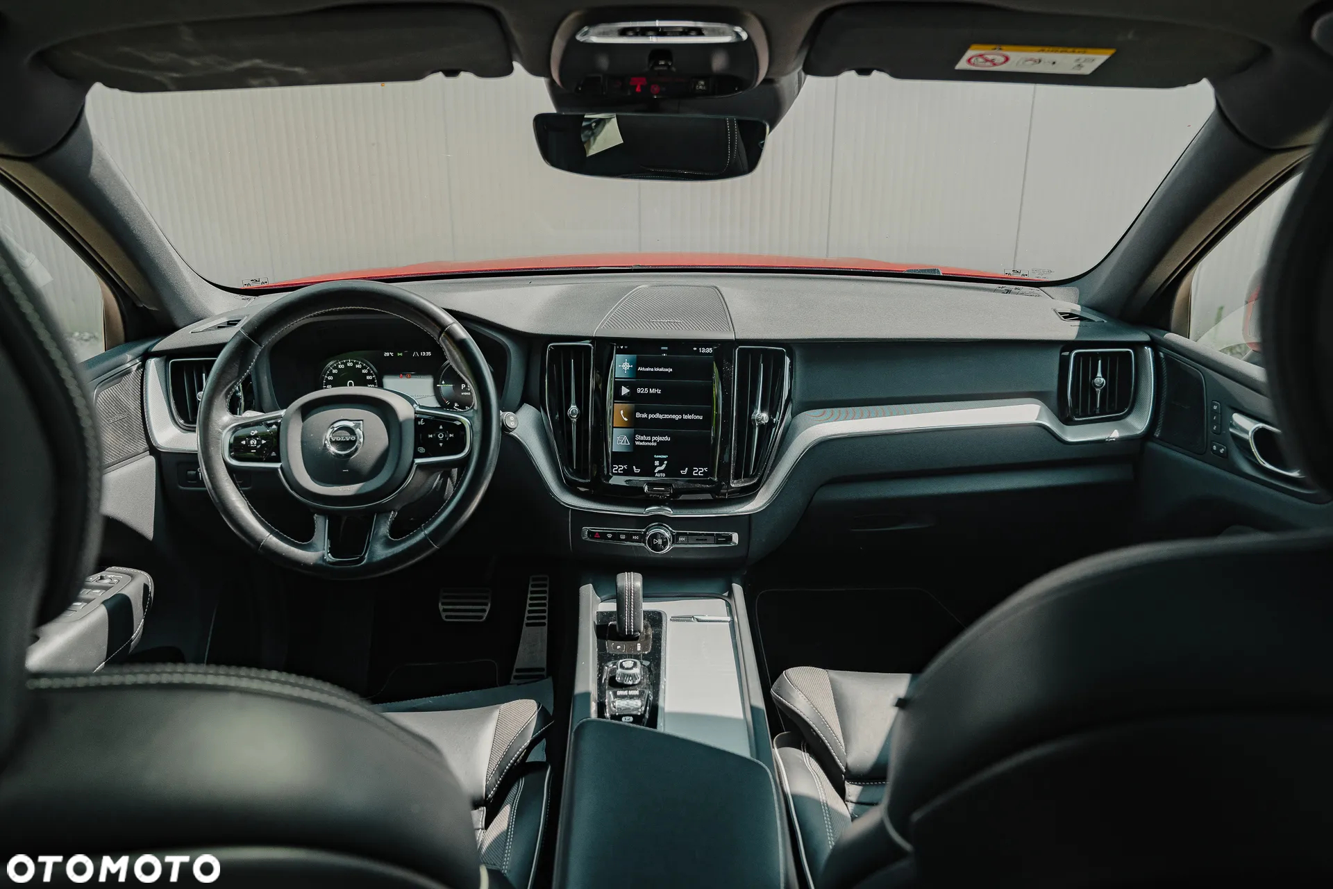 Volvo XC 60 T6 AWD Plug-In Hybrid R-Design - 17