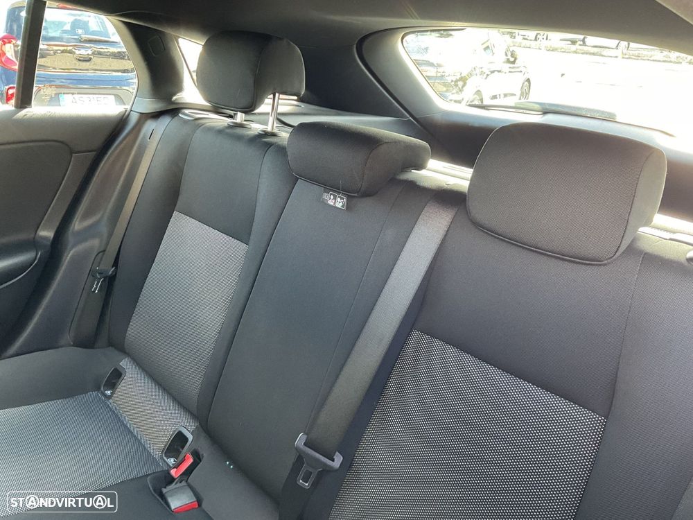 Mercedes-Benz CLA 180 d Shooting Brake Business Solutions - 40