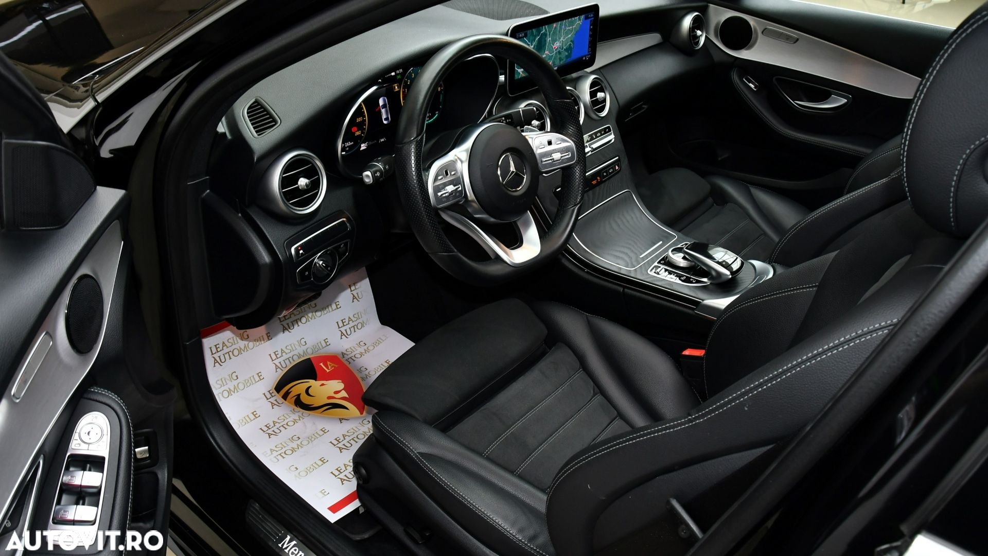 Mercedes-Benz C 300 e 4Matic 9G-TRONIC AMG Line - 13