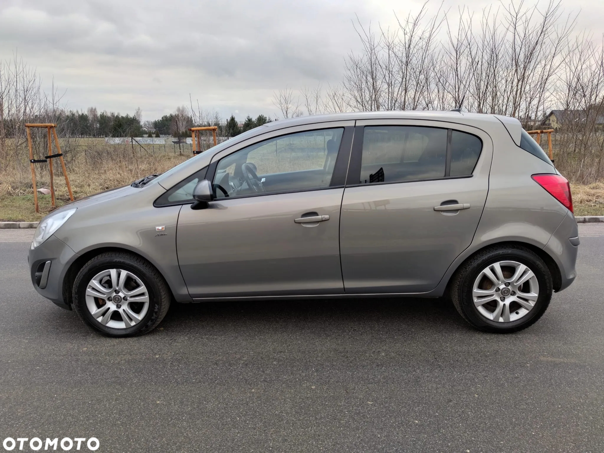 Opel Corsa 1.4 16V Color Edition - 11