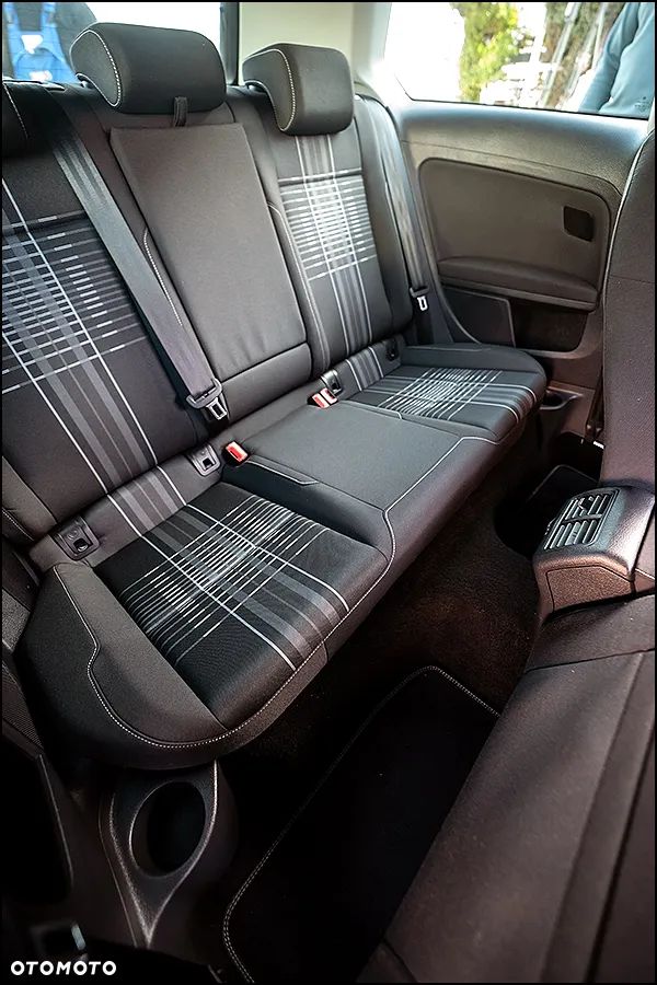 Volkswagen Golf - 34