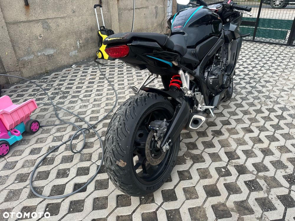 Honda CBR - 9