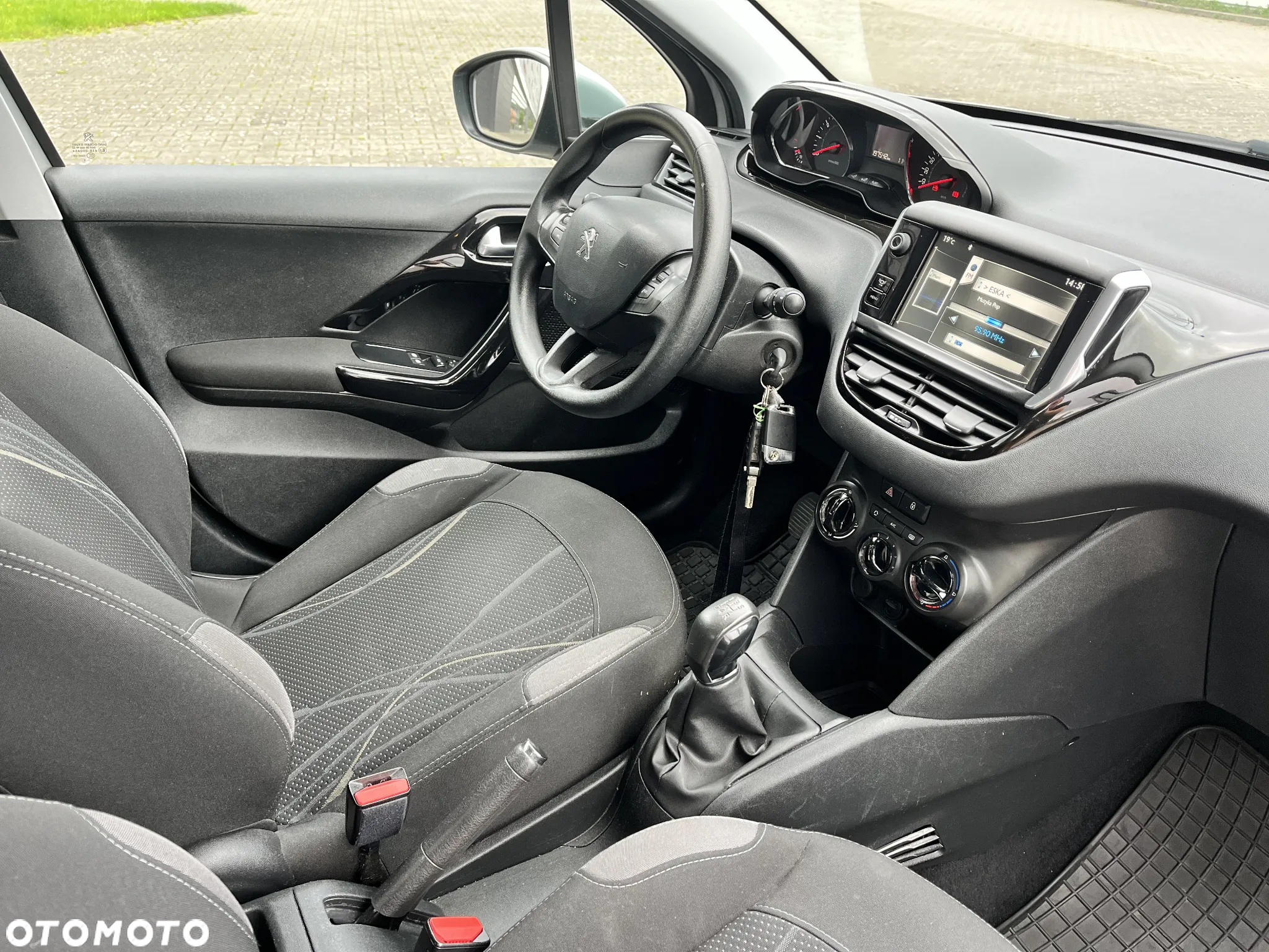 Peugeot 208 1.2 PureTech Active - 12