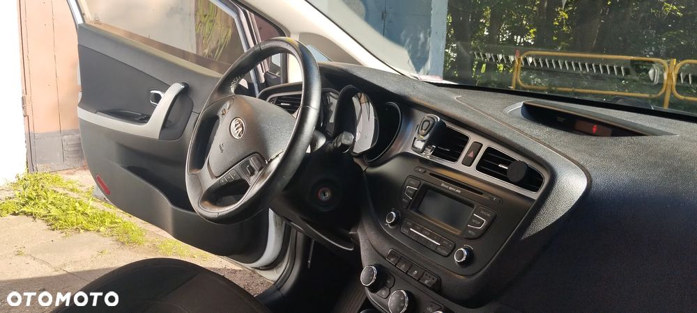 Kia Ceed - 16