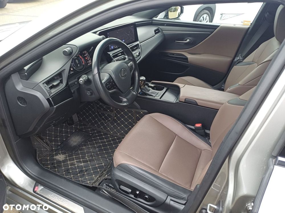 Lexus ES 300h Business Edition - 9
