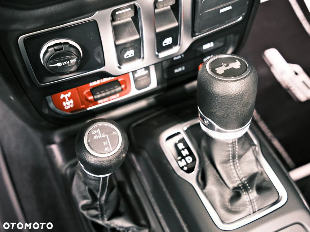 Jeep Wrangler - 30