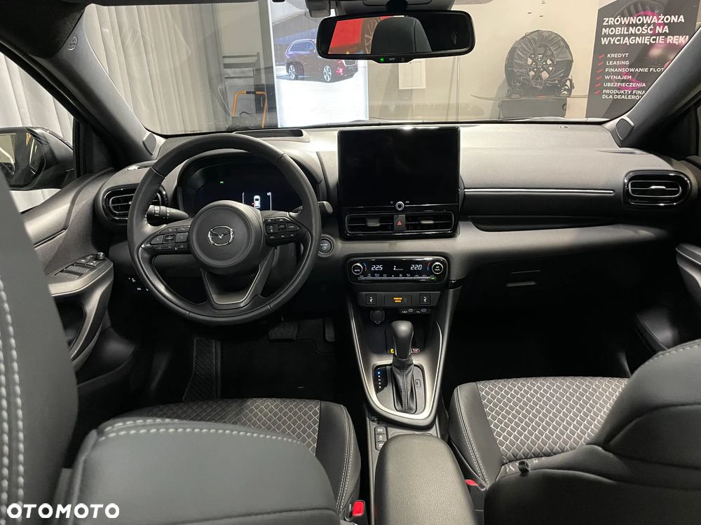 Mazda 2 Hybrid - 14
