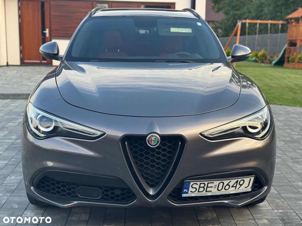 Alfa Romeo Stelvio 2.0 Turbo 16V AT8-Q4 Veloce Ti - 2