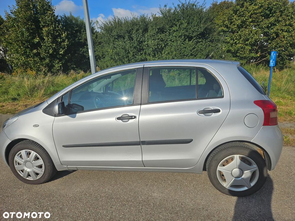 Toyota Yaris - 1