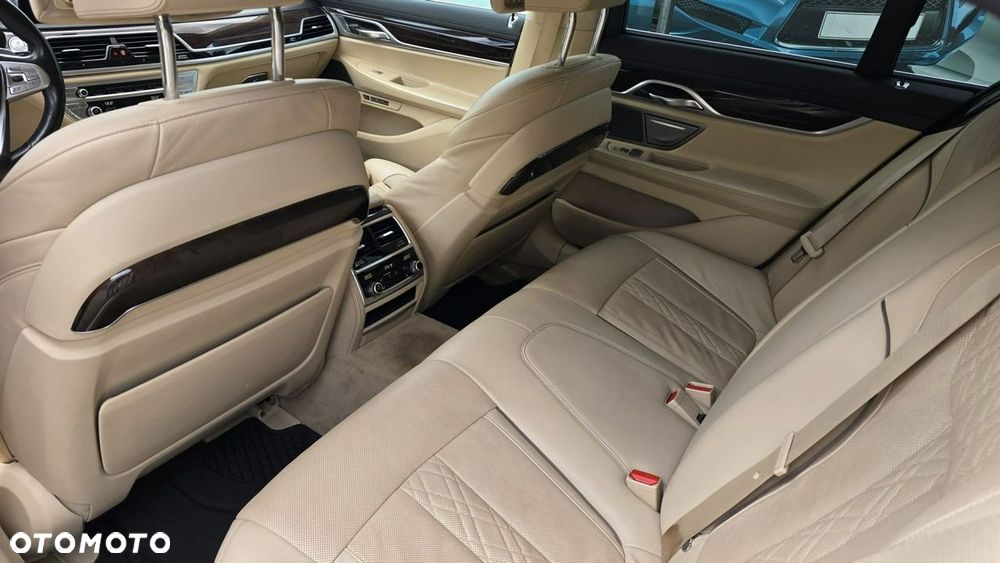 BMW Seria 7 - 20