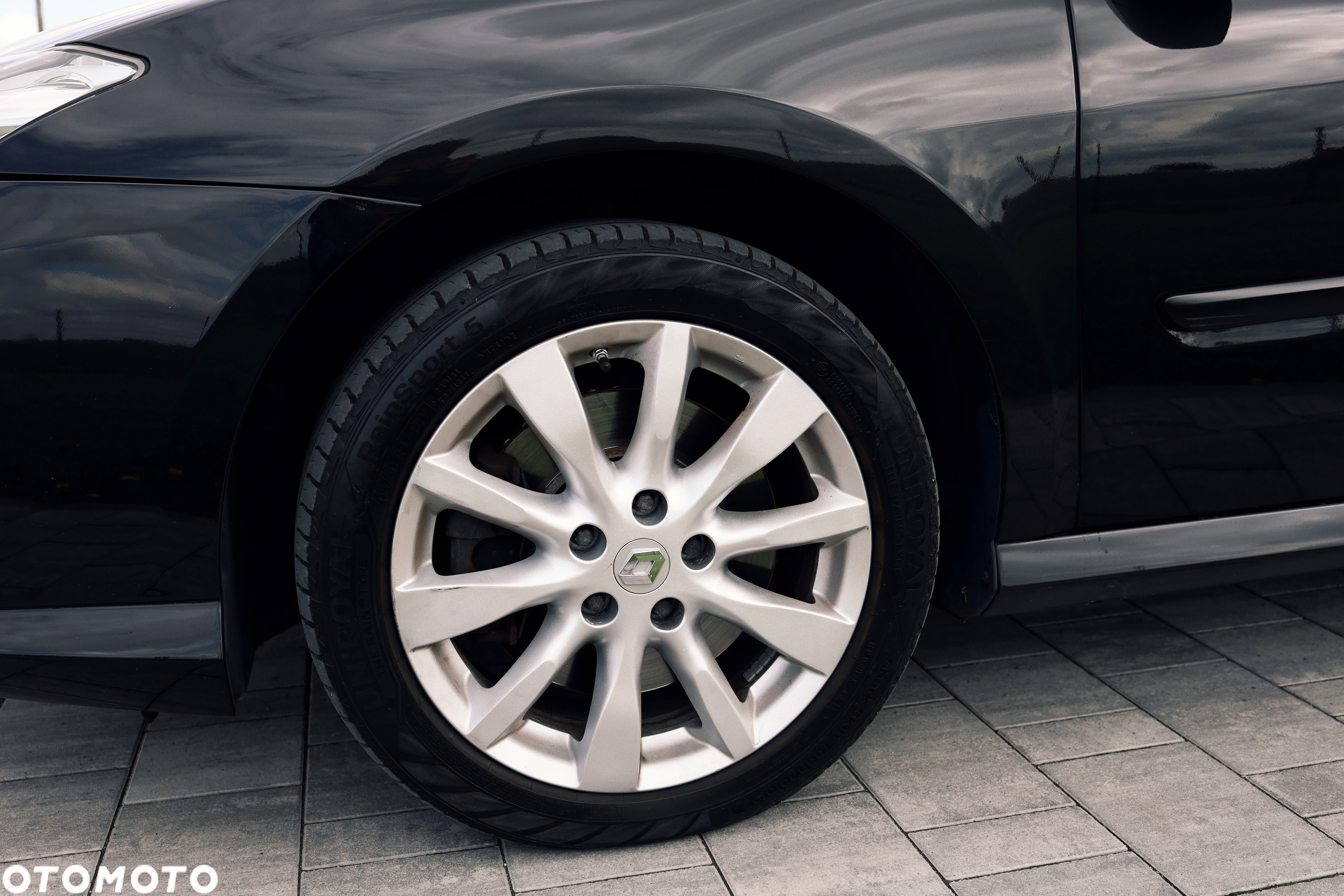 Renault Laguna 3.5 V6 Initiale - 12