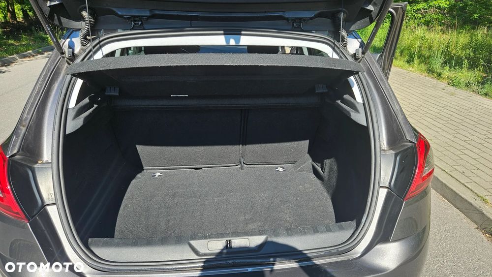 Peugeot 308 1.2 PureTech GPF Allure S&S - 6