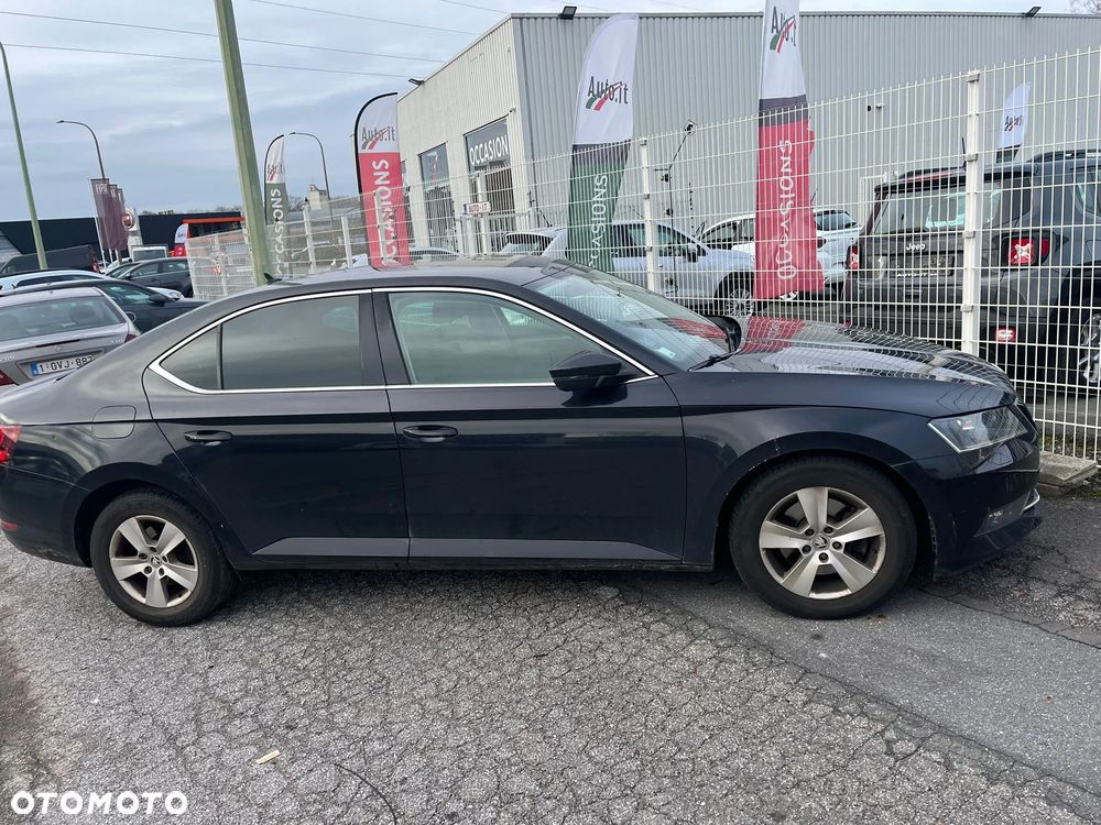 Skoda Superb 2.0 TDI DSG Premium Edition - 4