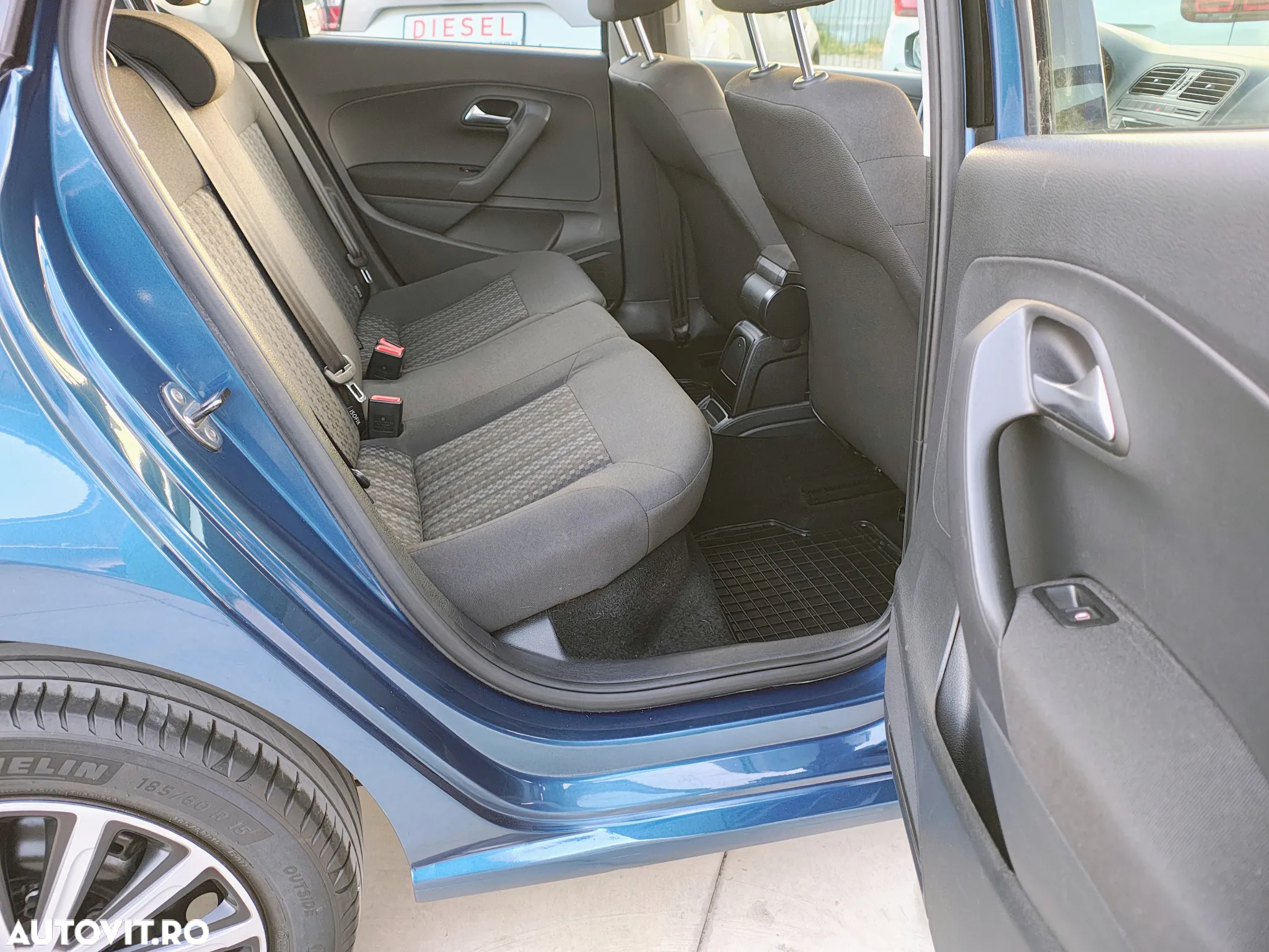 Volkswagen Polo 1.4 TDI (Blue Motion Technology) Comfortline - 14