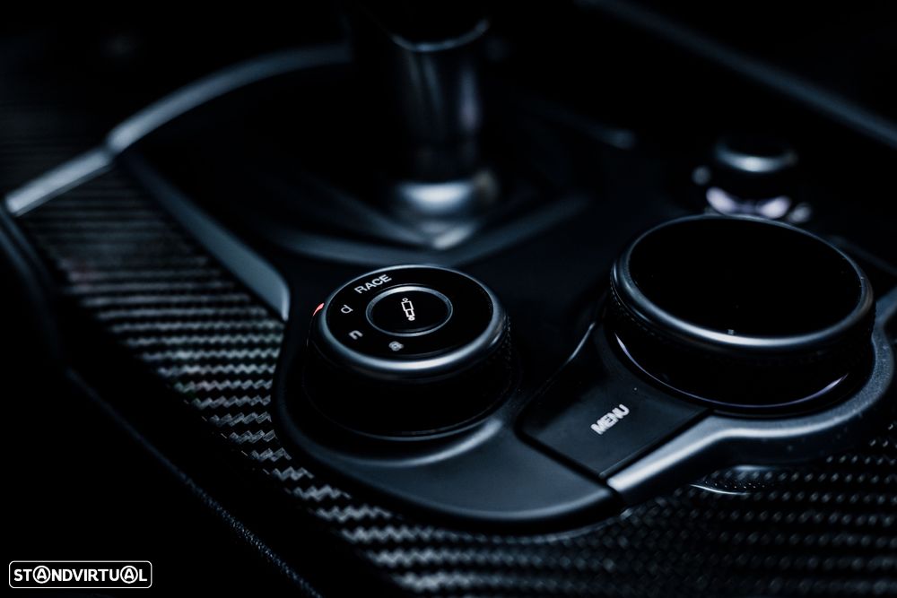 Alfa Romeo Giulia 2.9 Bi-Turbo Quadrifoglio AT8 - 52