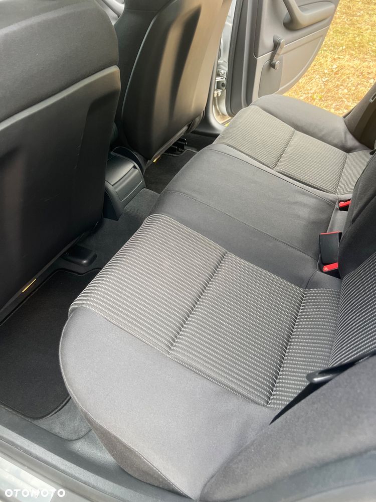 Audi A4 Limousine - 16