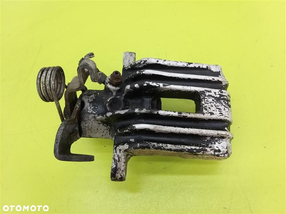 Zacisk hamulcowy tył prawy Audi  A4 B6 8E 2000-2006 SEDAN SKODA SEAT VW - 1