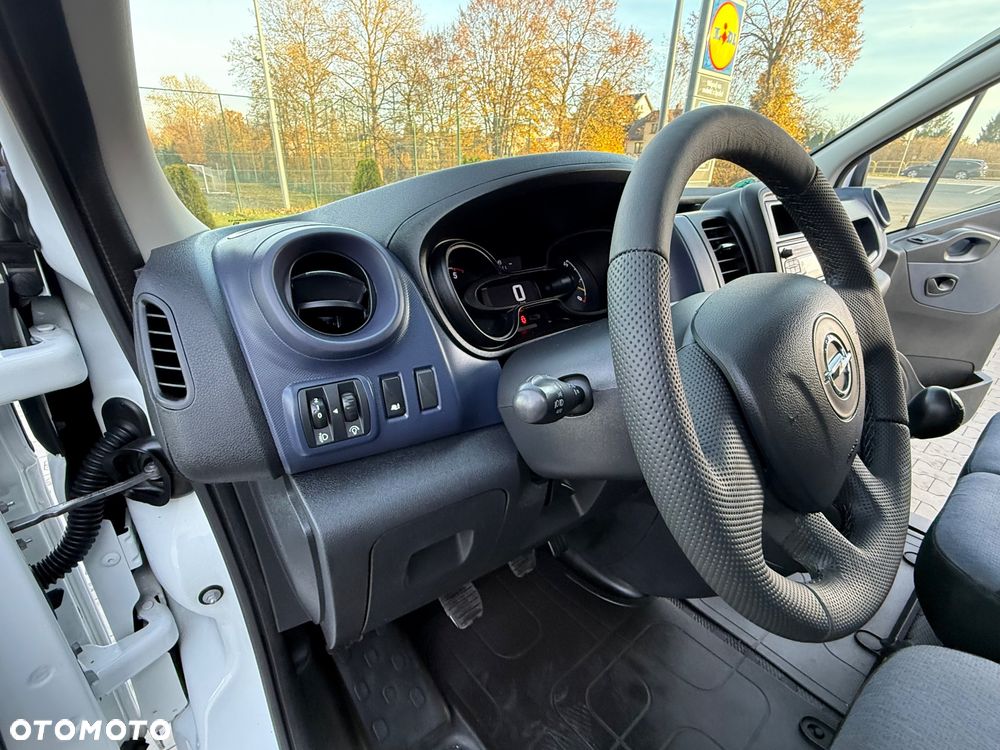 Opel Vivaro - 19