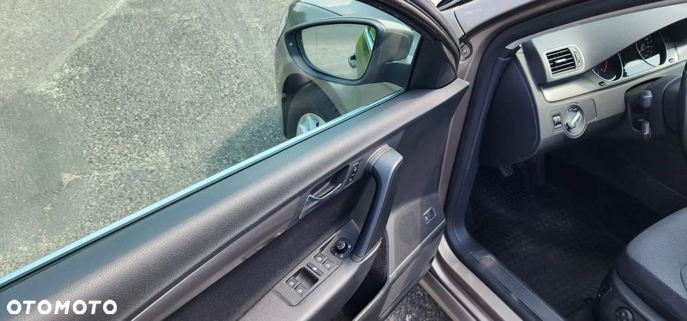 Volkswagen Passat 2.0 TDI DPF Comfortline - 10