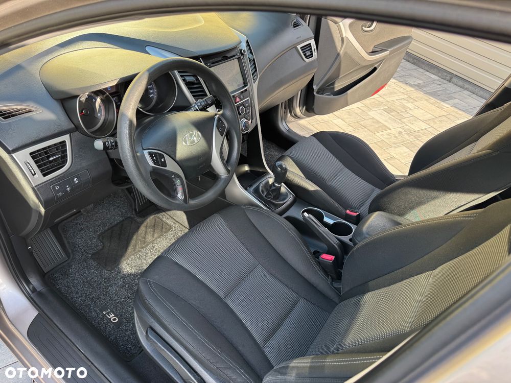 Hyundai i30 blue 1.4 Classic Navigation - 32