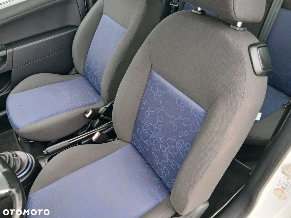 Ford Fiesta - 12