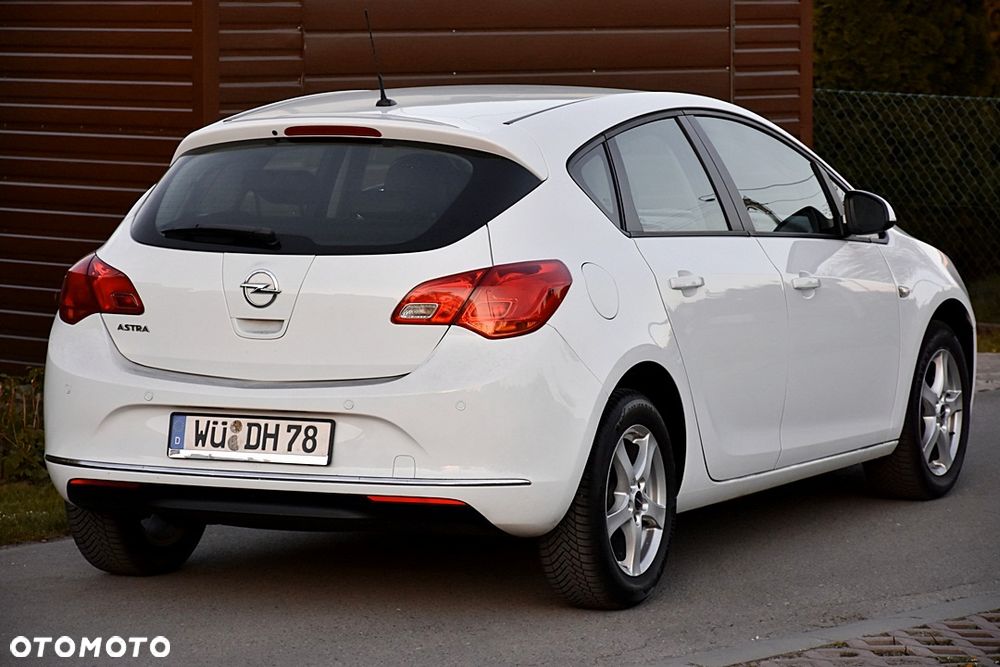 Opel Astra 1.6 Color Edition - 3