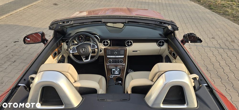 Mercedes-Benz SLC - 9