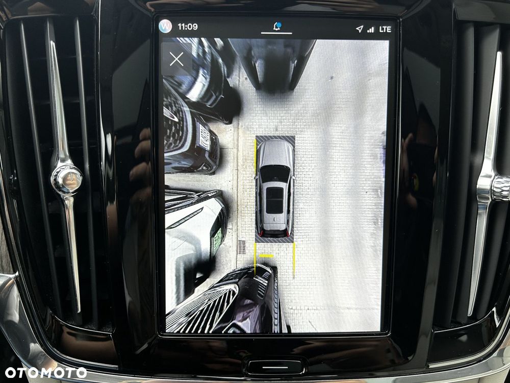 Volvo V90 Cross Country - 32