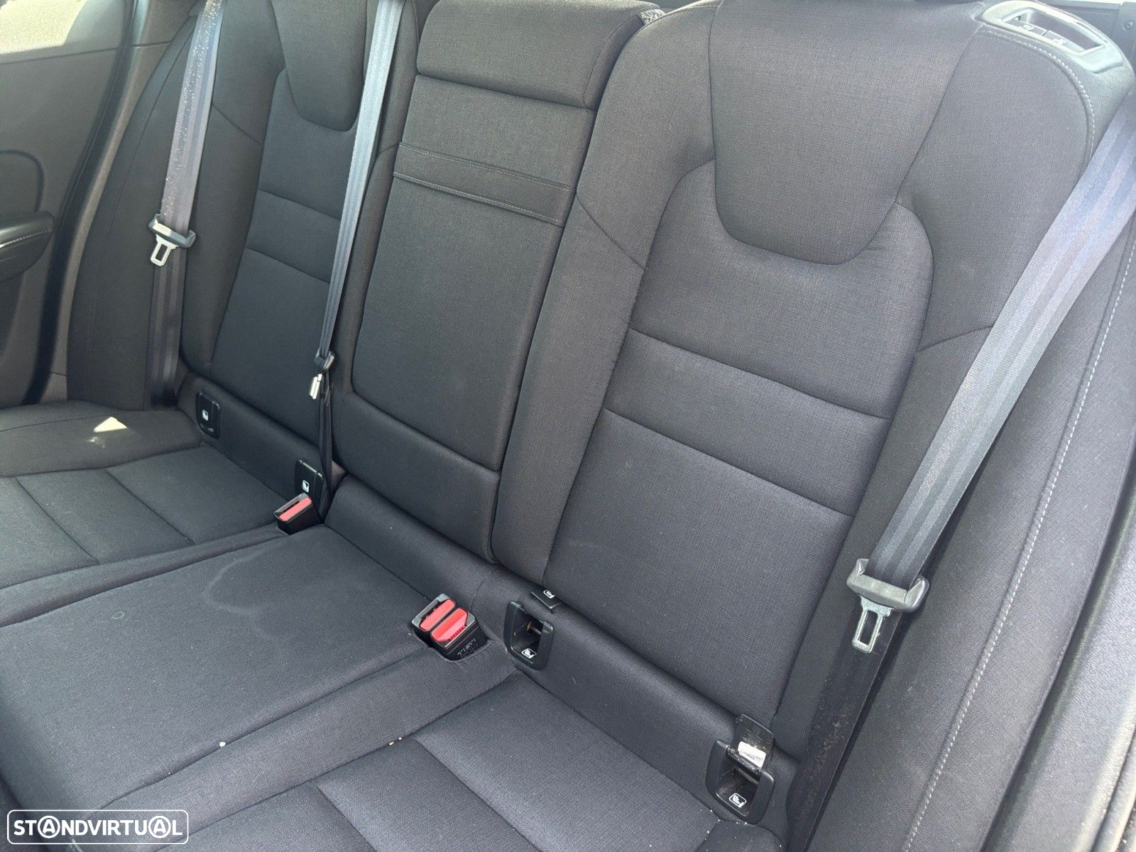 Volvo V60 2.0 D3 Momentum Geartronic - 9