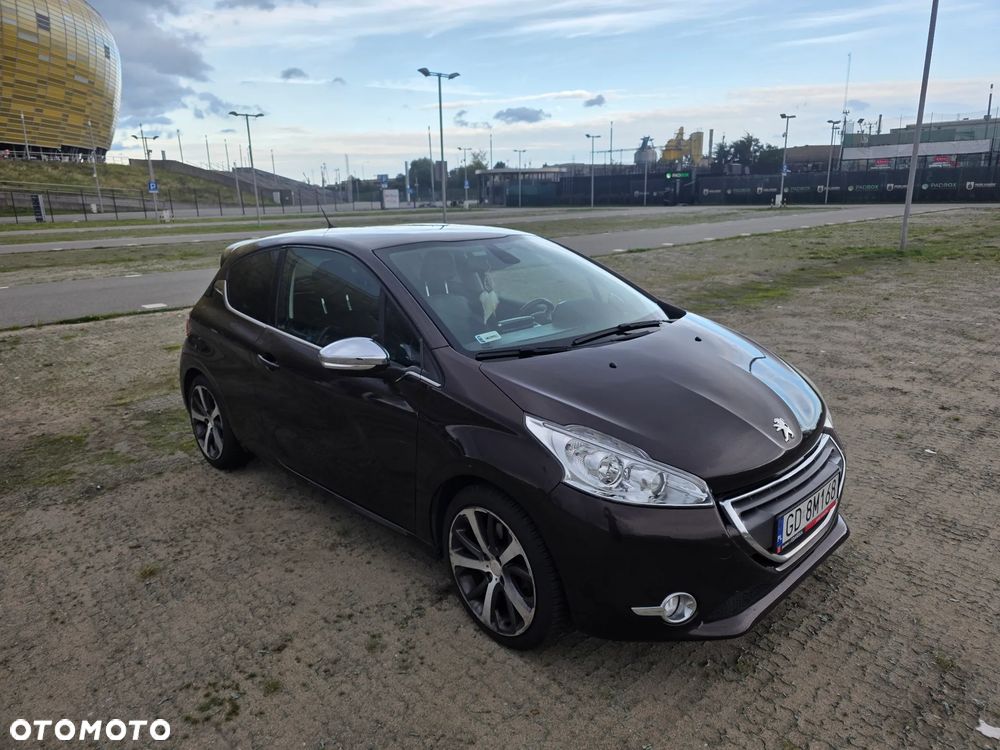 Peugeot 208 - 1